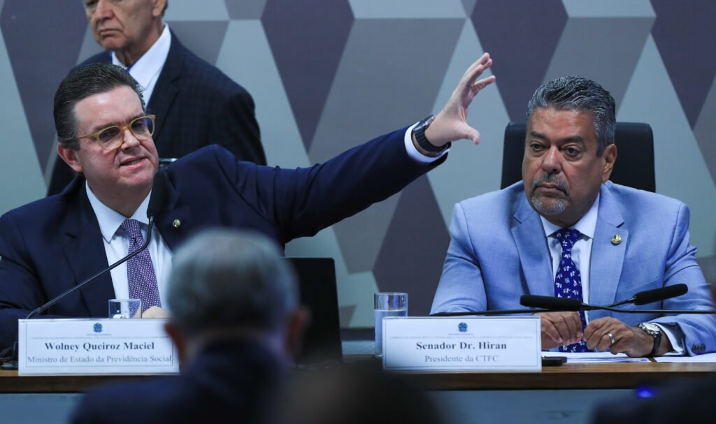 Brasília (DF), 15/05/2025 - Reunião da comissão de Transparência, Governança, Fiscalização e Controle e Defesa do Consumidor do Senado para ouvir o ministro da Previdência Social,
