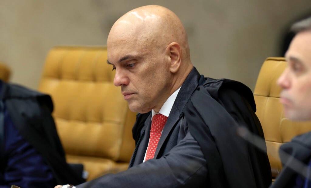 Trump Media acusa Moraes de censura ao ordenar bloqueio de conta americana na plataforma Rumble.