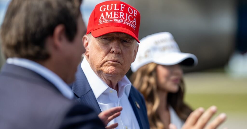 Donald Trump em evento político nos Estados Unidos; republicano anuncia tarifa de 50% sobre produtos brasileiros em carta a Lula. Foto: Daniel Torok via Fotos Públicas.