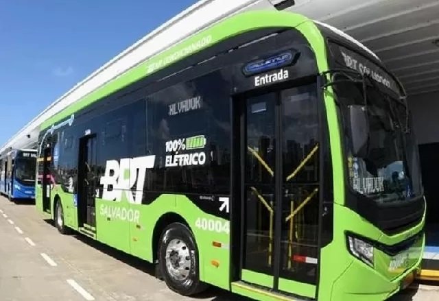 Imagem ilustrativa de ônibus elétricos que farão parte do transporte público em Montes Claros, modernizando a frota urbana e promovendo sustentabilidade.