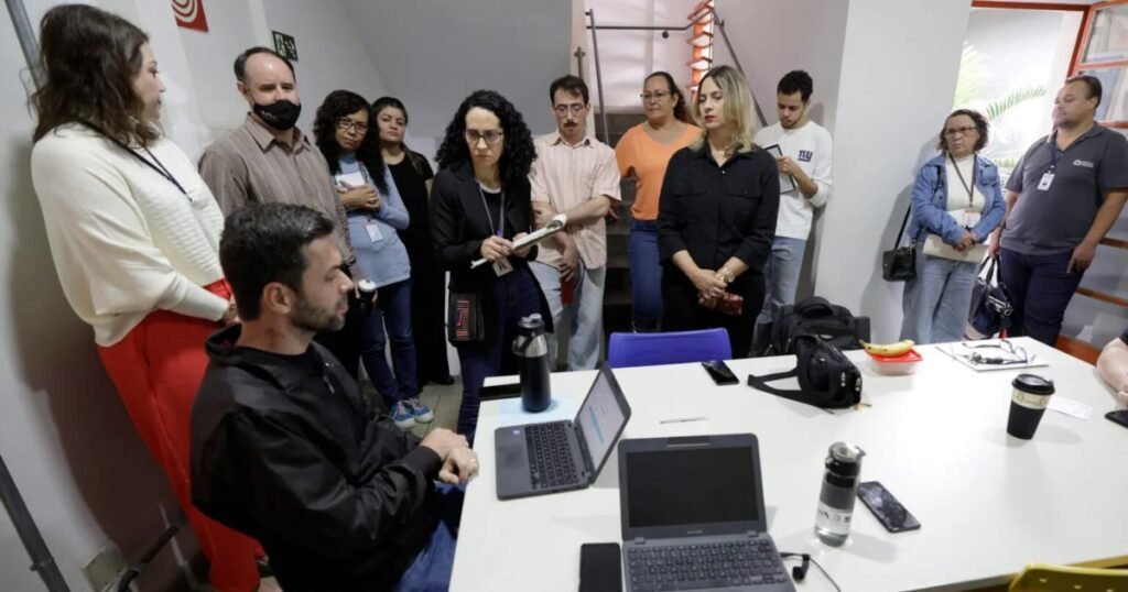 Professores enfrentam desafios no centro socioeducativo de Minas Gerais, buscando melhores condições para educação e apoio aos jovens.