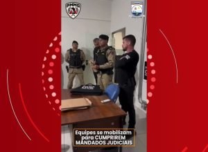 1 de 1Ação contou com cão farejador — Foto: Polícia Militar/Reprodução