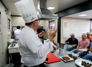 Evento itinerante do Sistema Fecomércio MG com serviços gratuitos de saúde, cultura e capacitação em Montes Claros