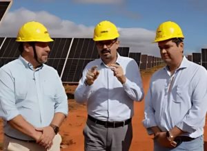 Painéis solares da usina da Cemig em Montes Claros, maior projeto solar da empresa no Norte de Minas.