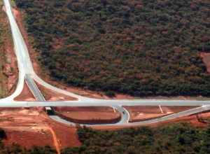 Vista aérea de Montes Claros, cidade mineira que será beneficiada com obras na BR-251 e investimentos em infraestrutura