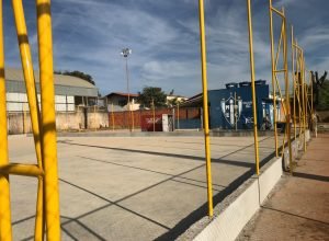 Nova quadra esportiva em construção no bairro Delfino Magalhães, com espaço para futebol, vôlei e basquete em Montes Claros