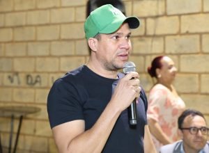 1 de 1PARA GUILHERME PEREIRA, REPRESENTANTE DO ALTO DA BOA VISTA, AS OBRAS VÃO “MELHORAR NOSSA QUALIDADE DE VIDA” — Foto: Solon Queiroz/SECOM-PMMC