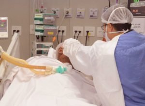 Agência Minas Gerais | Hospital Eduardo de Menezes se destaca na sazonalidade de doenças respiratórias no atendimento à população idosa 