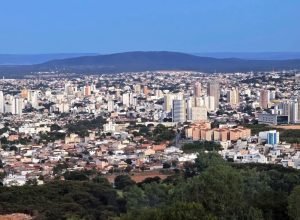 1 de 1GERAÇÃO DE EMPREGOS AVANÇA EM MONTES CLAROS — Foto: Solon Queiroz/SECOM-PMMC