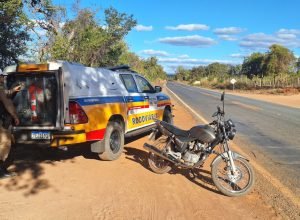 1 de 1Policiais durante a fiscalização — Foto: Polícia Militar Rodoviária