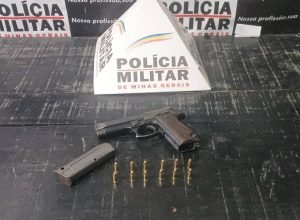 1 de 2Arma apreendida pela PM na ocorrência — Foto: Polícia Militar