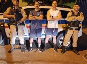 1 de 1Militares que fizeram a prisão — Foto: Polícia Militar